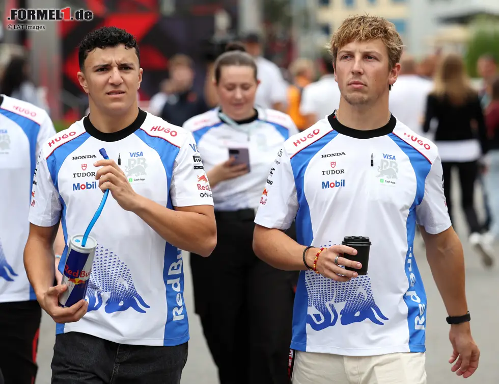 Foto zur News: Isack Hadjar (Racing Bulls) und Liam Lawson (Racing Bulls)