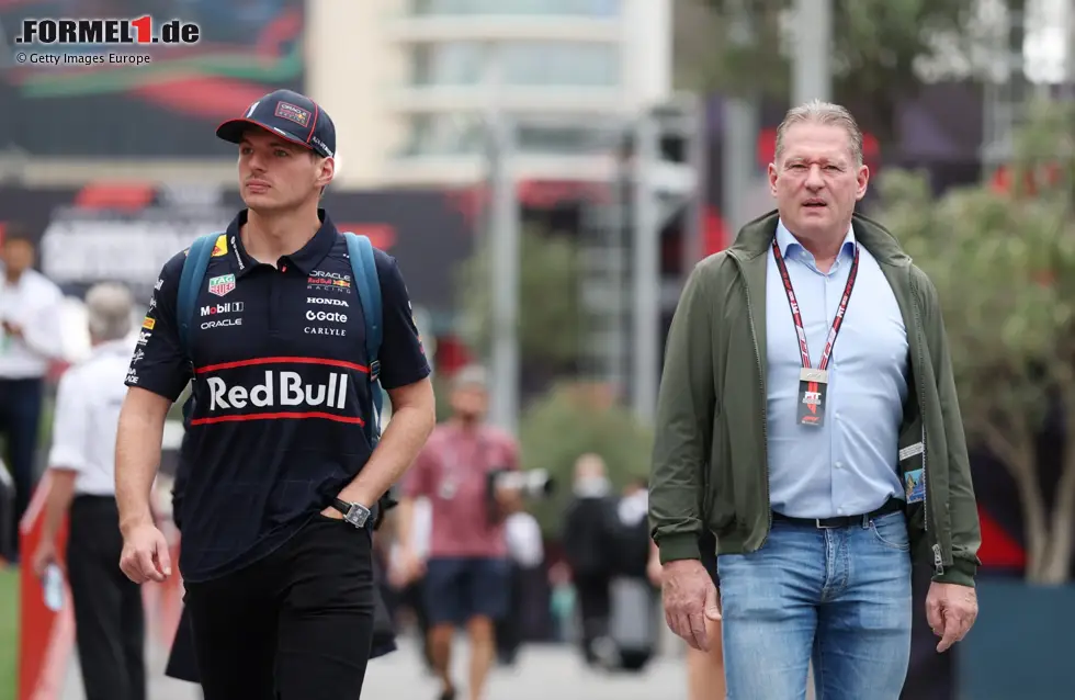 Foto zur News: Max Verstappen (Red Bull), Jos Verstappen und Mark Thompson