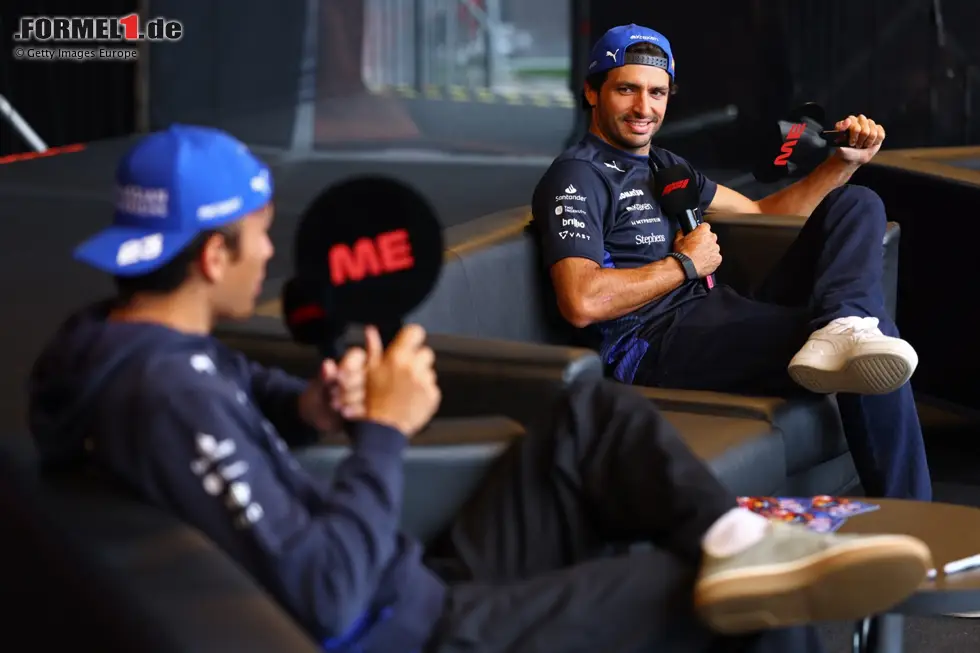 Foto zur News: Alexander Albon (Williams) und Carlos Sainz (Williams)