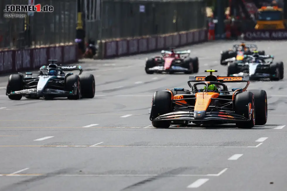 Foto zur News: Andrea Kimi Antonelli (Mercedes) , Lando Norris (McLaren) und George Russell (Mercedes)