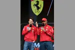 Foto zur News: Charles Leclerc (Ferrari) und Lewis Hamilton (Ferrari)