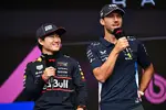 Foto zur News: Yuki Tsunoda (Red Bull) und Max Verstappen (Red Bull)