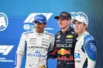 Foto zur News: Max Verstappen (Red Bull), Carlos Sainz (Williams) und Liam Lawson (Racing Bulls)