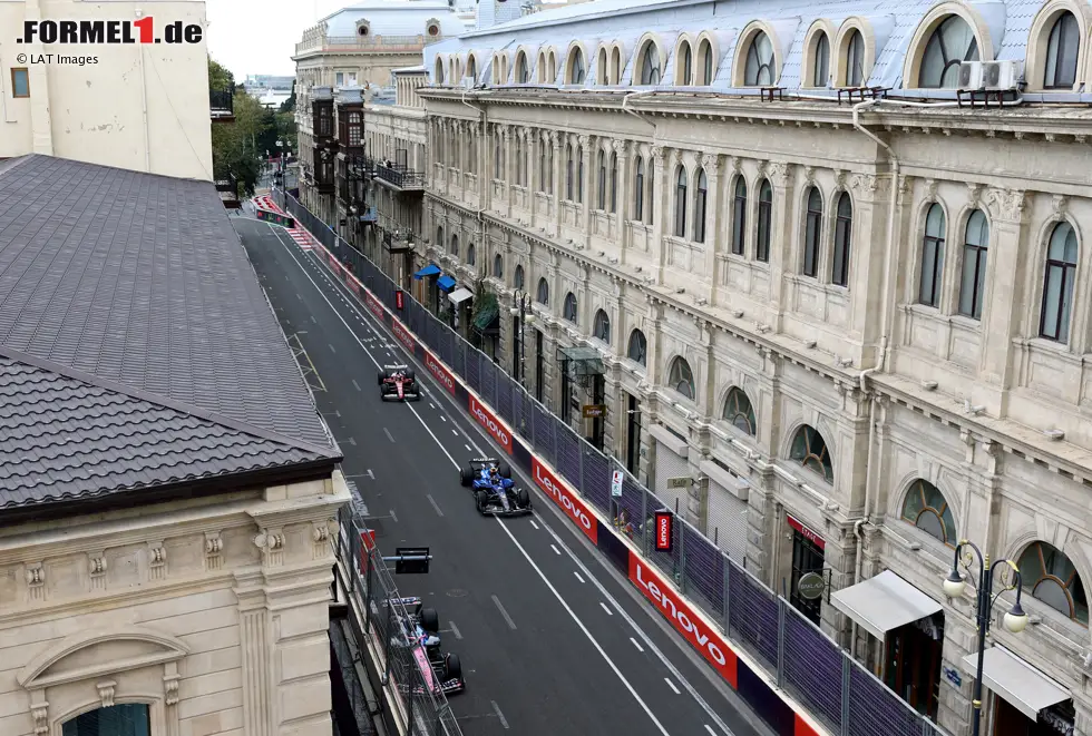 Foto zur News: Pierre Gasly (Alpine), Carlos Sainz (Williams) und Charles Leclerc (Ferrari)