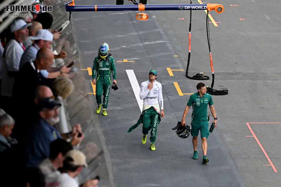 Foto zur News: Lance Stroll (Aston Martin) und Fernando Alonso (Aston Martin)