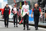 Foto zur News: Esteban Ocon (Haas) und Oliver Bearman (Haas)
