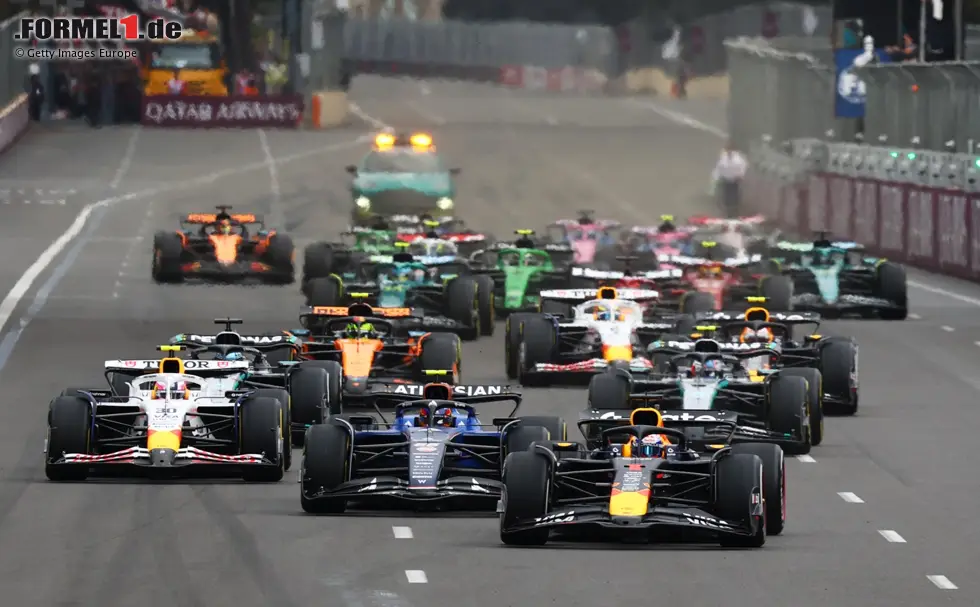 Max Verstappen (Red Bull), Carlos Sainz (Williams), Liam Lawson (Racing Bulls) und Mark Thompson Foto zur News: Max Verstappen (Red Bull), Carlos Sainz (Williams), Liam Lawson (Racing Bulls) und Mark Thompson