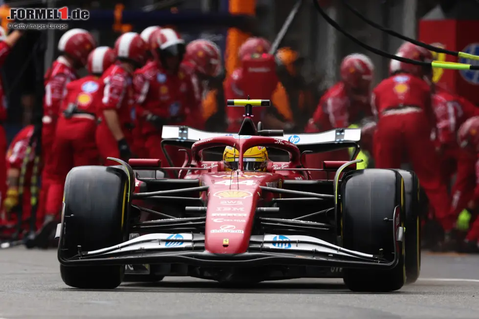 Foto zur News: Lewis Hamilton (Ferrari) und Mark Thompson