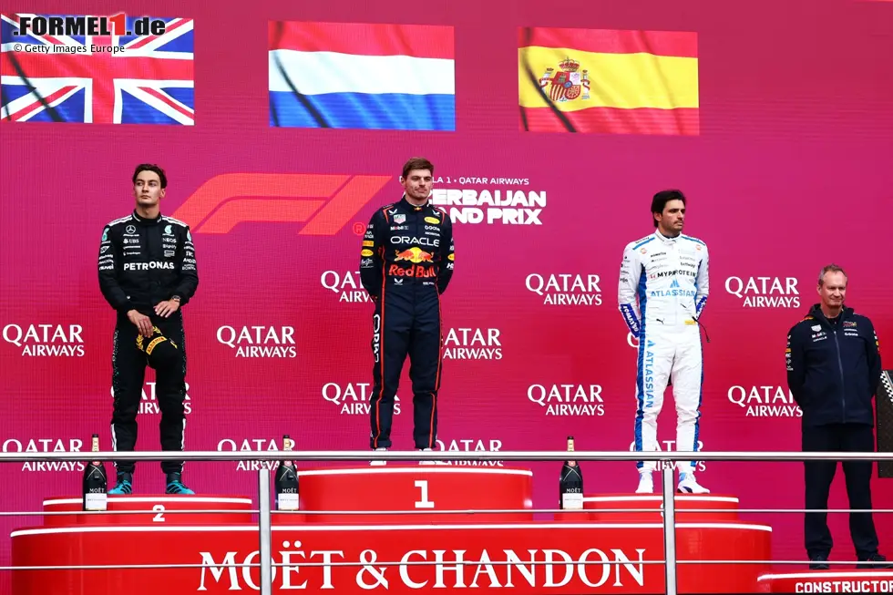 Foto zur News: Max Verstappen (Red Bull), George Russell (Mercedes) und Carlos Sainz (Williams)