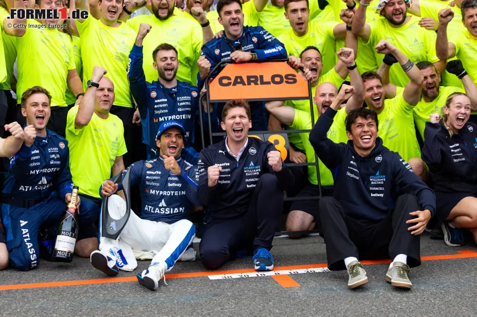 Foto zur News: Alexander Albon (Williams) und Carlos Sainz (Williams)
