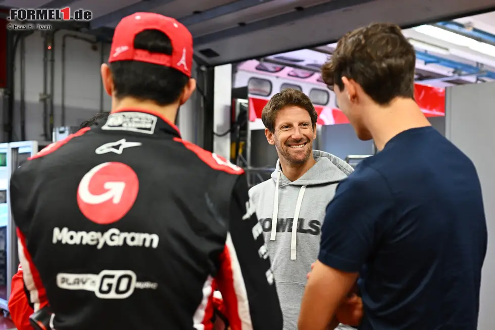 Foto zur News: Romain Grosjean mit Oliver Bearman, Esteban Ocon und Ayao Komatsu (Haas)