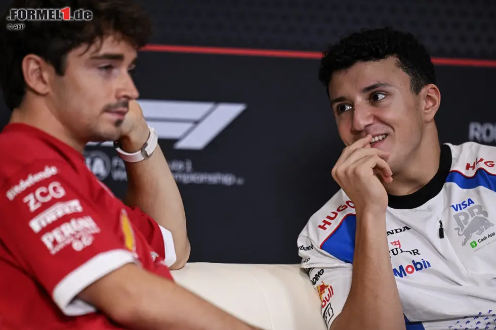 Foto zur News: Isack Hadjar (Racing Bulls) und Charles Leclerc (Ferrari)