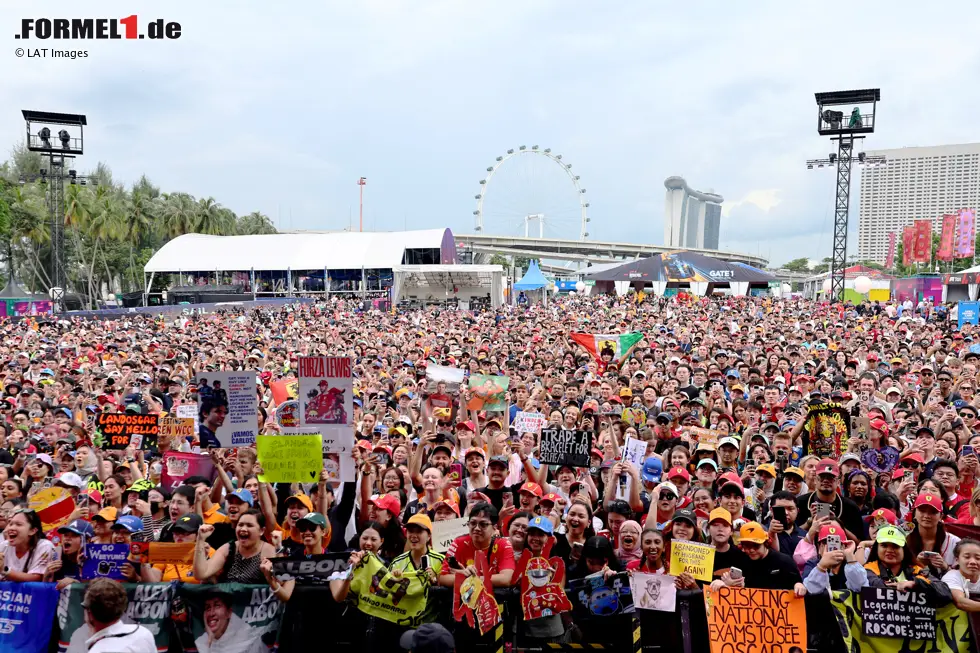 Foto zur News: Formel-1-Fans in Singapur
