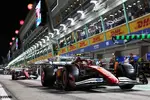 Foto zur News: Lewis Hamilton (Ferrari) und Charles Leclerc (Ferrari)