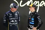 Foto zur News: Max Verstappen (Red Bull) und Oscar Piastri (McLaren)