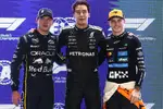 Foto zur News: George Russell (Mercedes), Max Verstappen (Red Bull) und Oscar Piastri (McLaren)