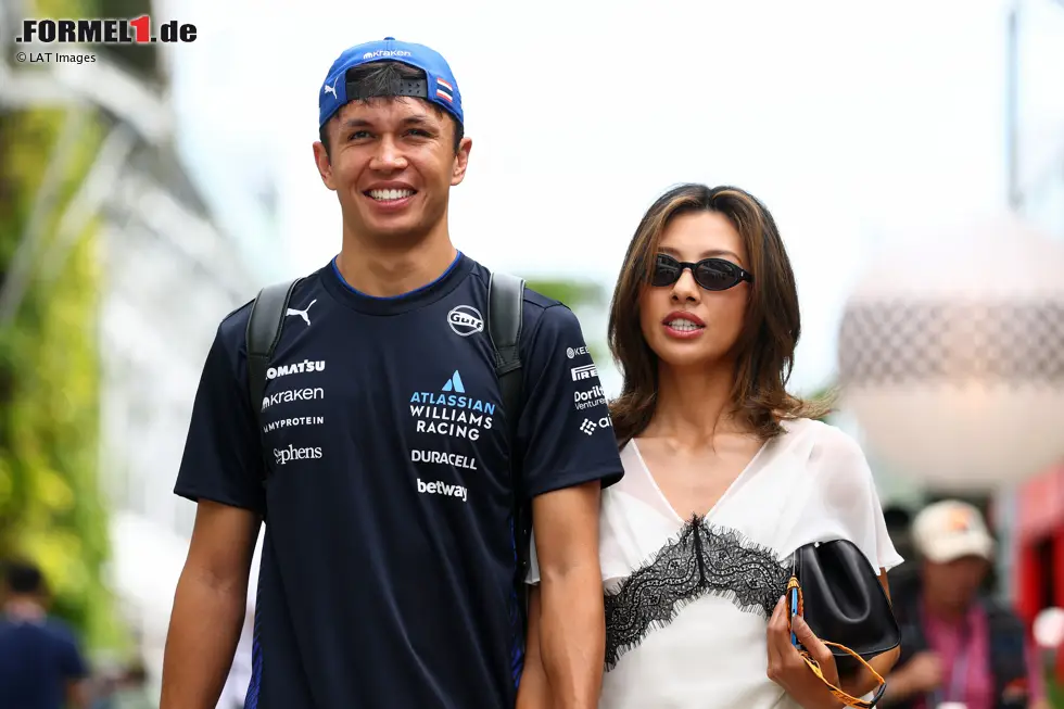 Foto zur News: Alexander Albon (Williams) mit Lily Muni He