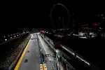 Foto zur News: Carlos Sainz (Williams) und Oliver Bearman (Haas)
