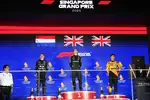 Foto zur News: George Russell (Mercedes), Max Verstappen (Red Bull) und Lando Norris (McLaren)