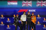 Foto zur News: George Russell (Mercedes), Max Verstappen (Red Bull) und Lando Norris (McLaren)