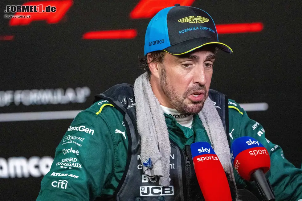Foto zur News: Fernando Alonso (Aston Martin)