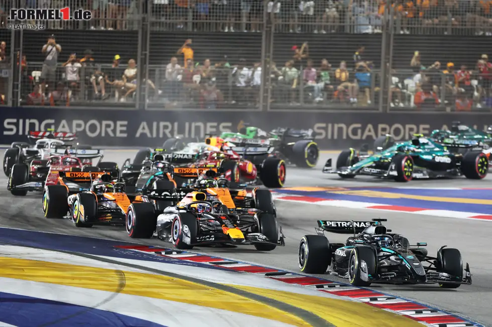 Foto zur News: George Russell (Mercedes), Max Verstappen (Red Bull) und Oscar Piastri (McLaren)