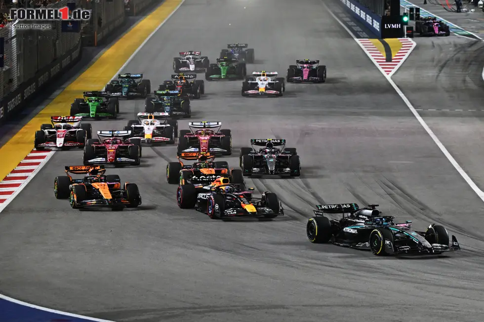 Foto zur News: George Russell (Mercedes), Max Verstappen (Red Bull) und Oscar Piastri (McLaren)