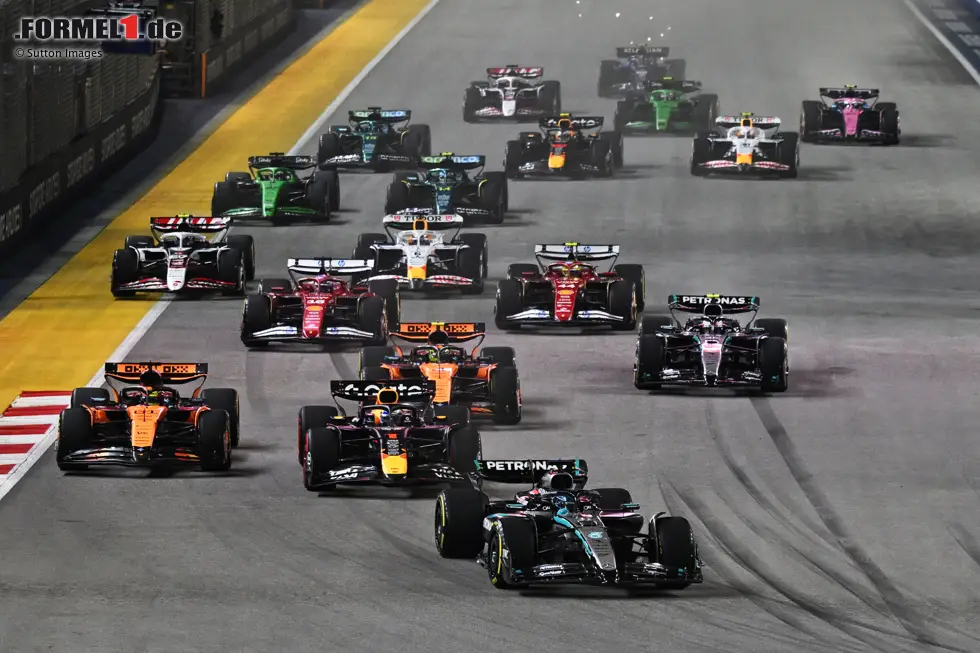 Foto zur News: George Russell (Mercedes), Max Verstappen (Red Bull) und Oscar Piastri (McLaren)