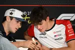 Foto zur News: Franco Colapinto (Alpine) und Oliver Bearman (Haas)