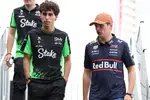 Foto zur News: Gabriel Bortoleto (Sauber) und Max Verstappen (Red Bull)