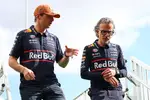 Foto zur News: Max Verstappen (Red Bull) mit Laurent Mekies