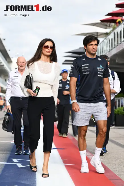 Foto zur News: Rebecca Donaldson mit Carlos Sainz (Williams)