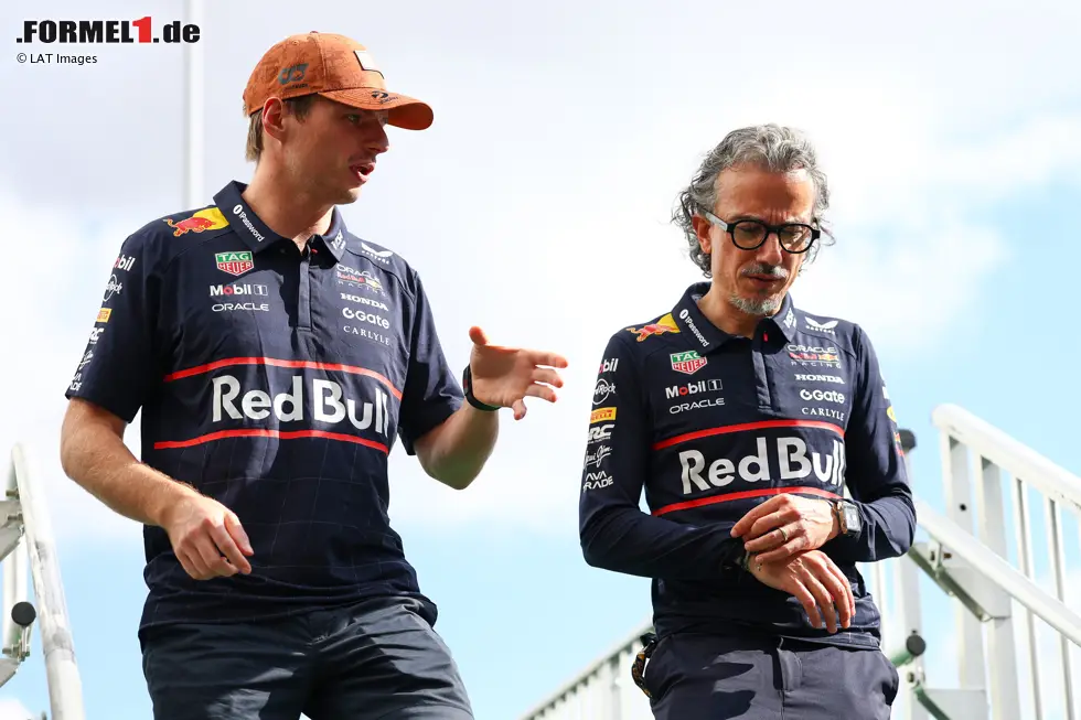 Foto zur News: Max Verstappen (Red Bull) mit Laurent Mekies
