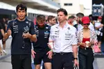 Foto zur News: Alexander Albon (Williams) mit James Vowles