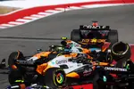 Foto zur News: Lando Norris (McLaren) und Oscar Piastri (McLaren)