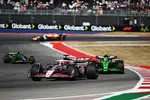 Foto zur News: Esteban Ocon (Haas), Gabriel Bortoleto (Sauber) und Lance Stroll (Aston Martin)