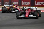 Foto zur News: Charles Leclerc (Ferrari) und Lewis Hamilton (Ferrari)