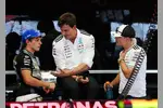 Foto zur News: Andrea Kimi Antonelli (Mercedes), Toto Wolff und Valtteri Bottas