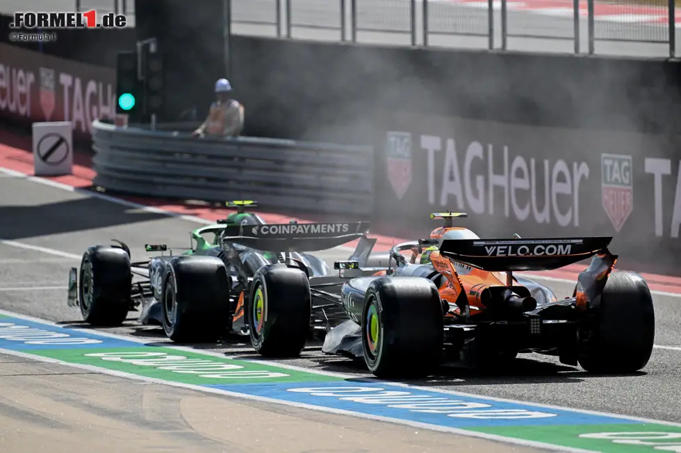 Foto zur News: Gabriel Bortoleto (Sauber) und Lando Norris (McLaren)