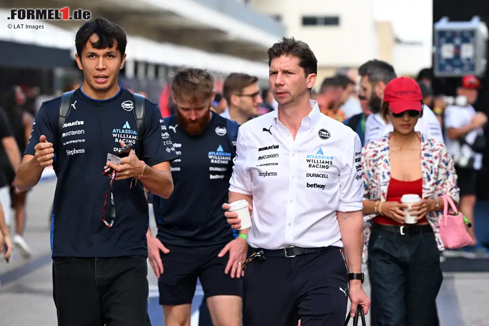 Foto zur News: Alexander Albon (Williams) mit James Vowles