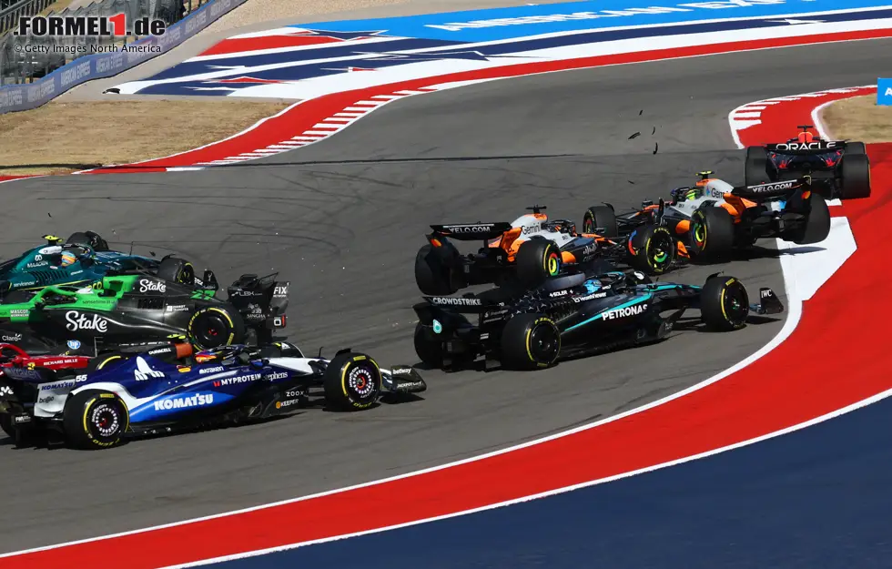 Foto zur News: Lando Norris (McLaren), Oscar Piastri (McLaren) und Mark Thompson
