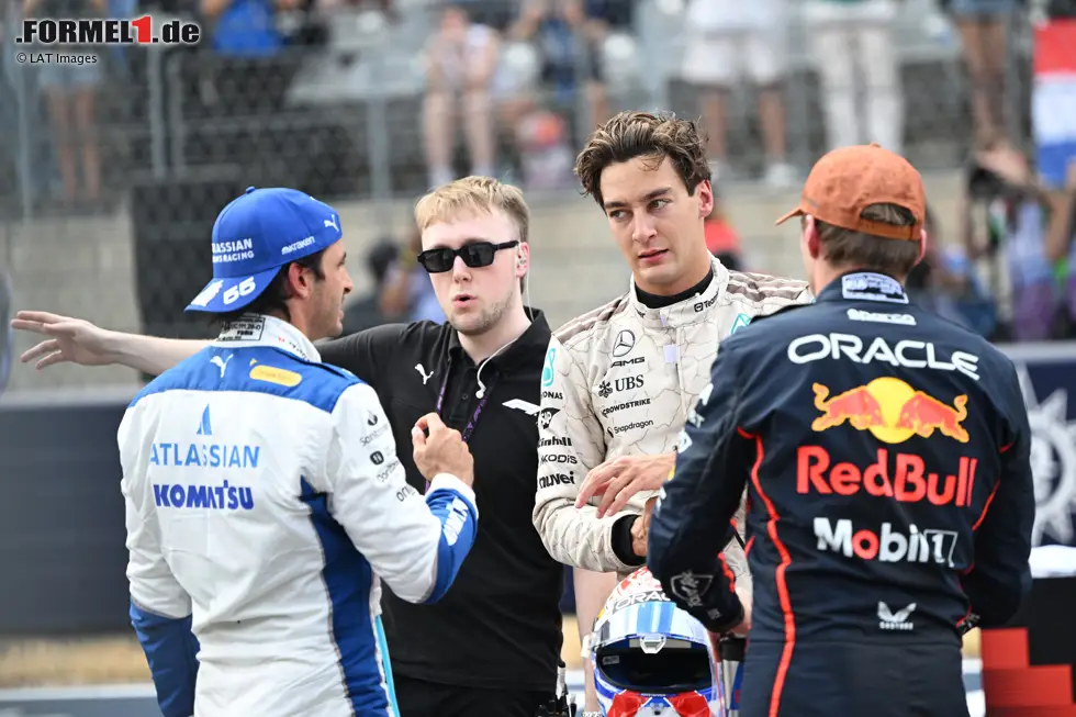 Foto zur News: Max Verstappen (Red Bull), George Russell (Mercedes) und Carlos Sainz (Williams)