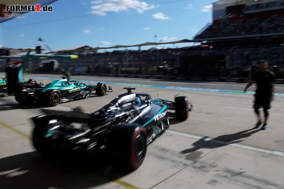 Foto zur News: Lance Stroll (Aston Martin) und George Russell (Mercedes)