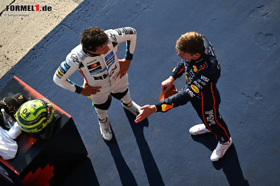 Foto zur News: Max Verstappen (Red Bull) und Lando Norris (McLaren)