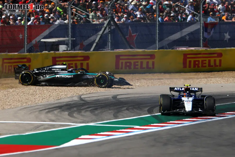 Foto zur News: Andrea Kimi Antonelli (Mercedes) und Carlos Sainz (Williams)