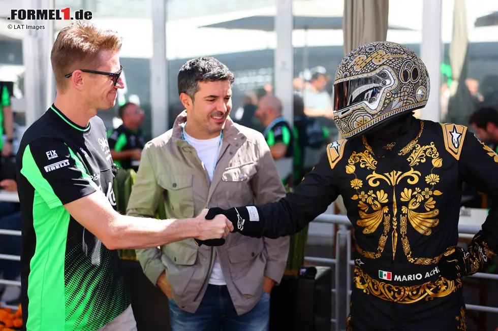 Foto zur News: Nico Hülkenberg (Sauber) mit Mario Achi