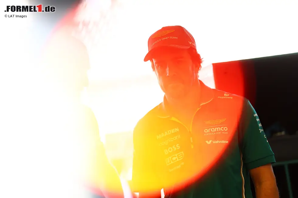 Foto zur News: Fernando Alonso (Aston Martin)