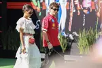 Foto zur News: Alexandra Saint Mleux und Charles Leclerc (Ferrari)