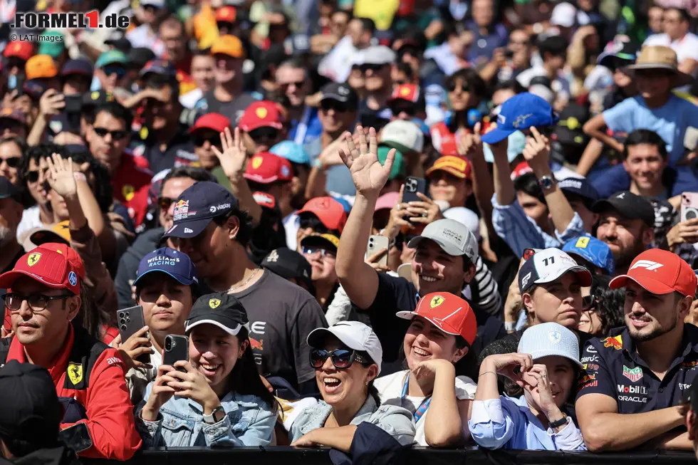 Foto zur News: Formel-1-Fans in Mexiko