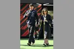 Foto zur News: Alexander Albon (Williams) mit Lily Muni He